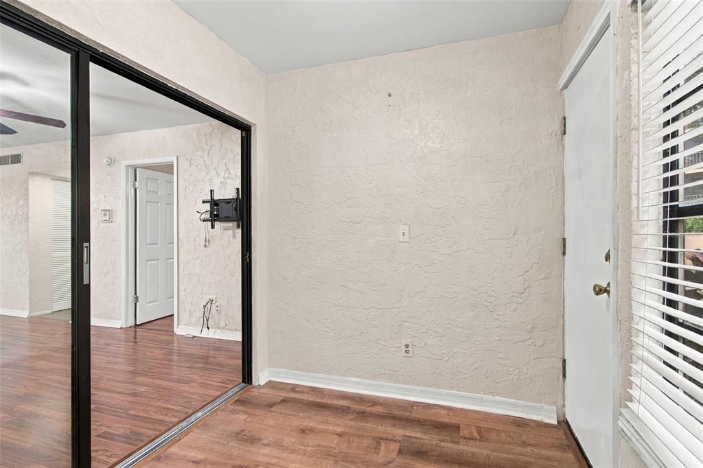 For Rent: $1,600 (1 beds, 1 baths, 624 Square Feet)