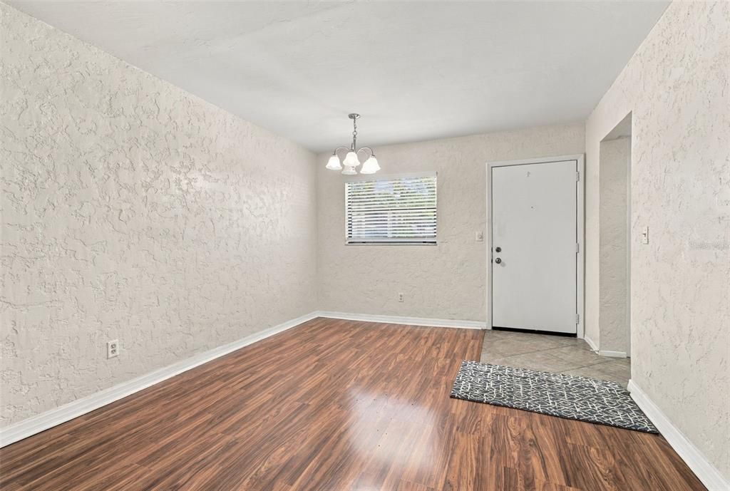 For Rent: $1,600 (1 beds, 1 baths, 624 Square Feet)