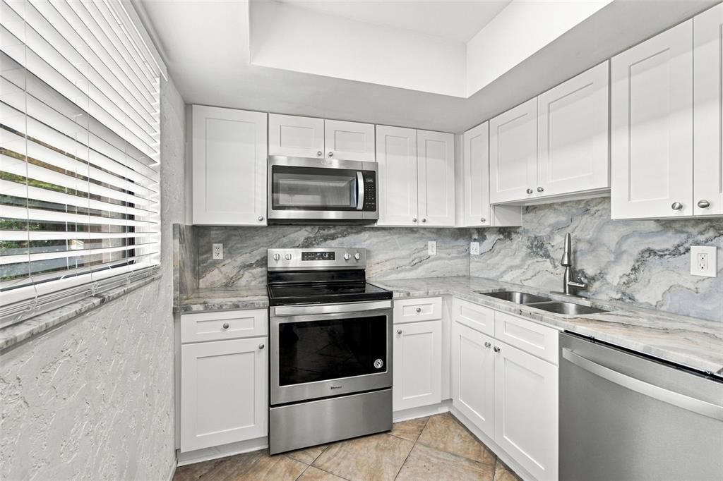 For Rent: $1,600 (1 beds, 1 baths, 624 Square Feet)