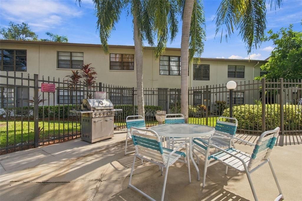 For Rent: $1,600 (1 beds, 1 baths, 624 Square Feet)