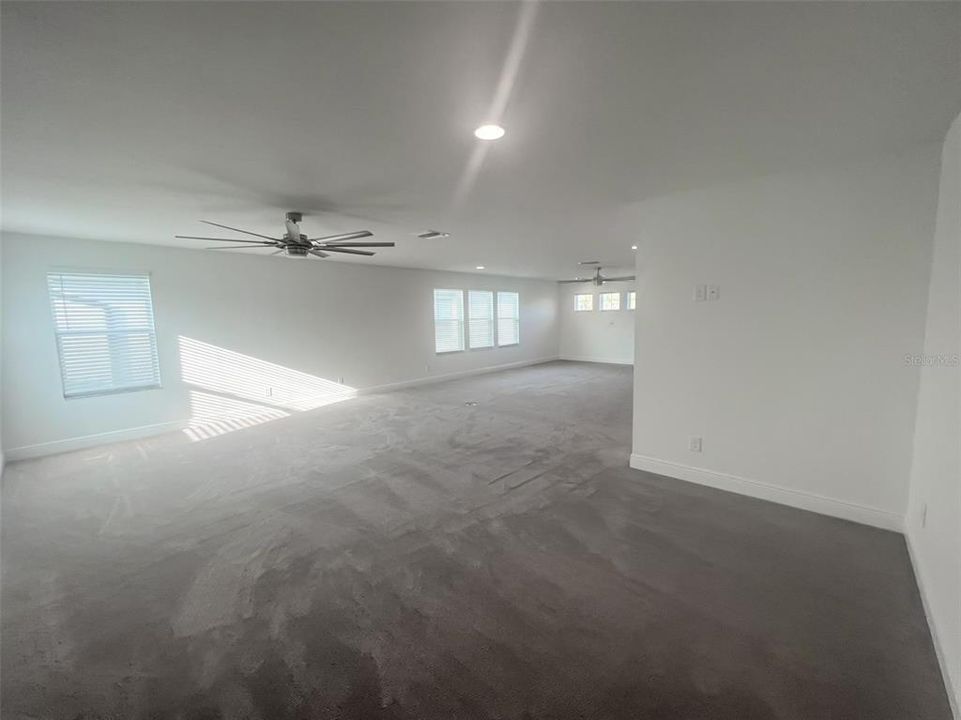 For Rent: $4,295 (3 beds, 3 baths, 2988 Square Feet)