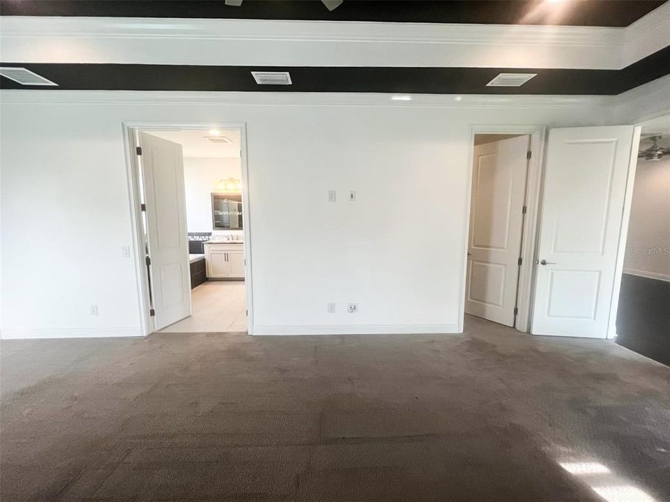 For Rent: $4,295 (3 beds, 3 baths, 2988 Square Feet)