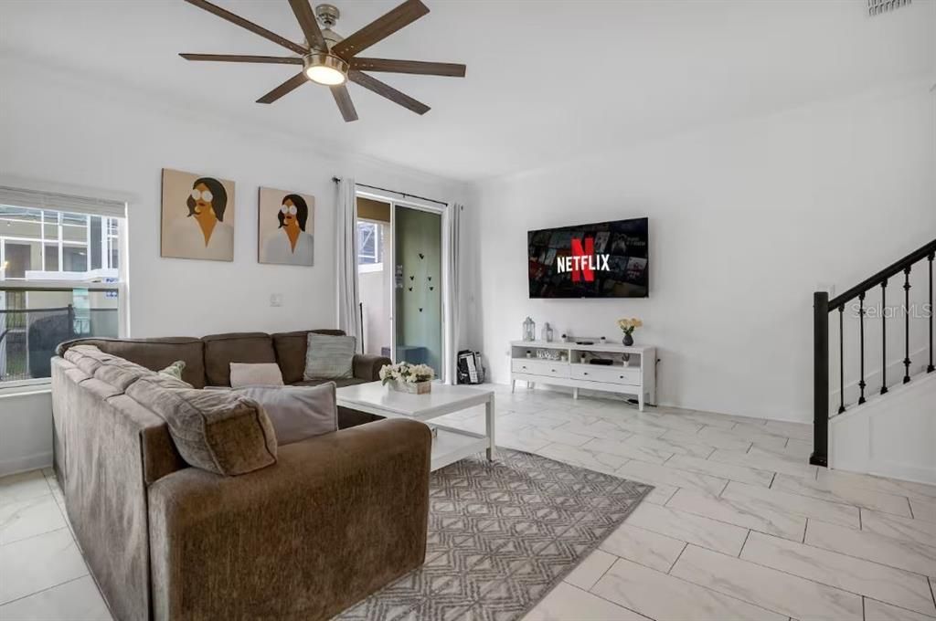 En Venta: $447,000 (5 camas, 4 baños, 2167 Pies cuadrados)