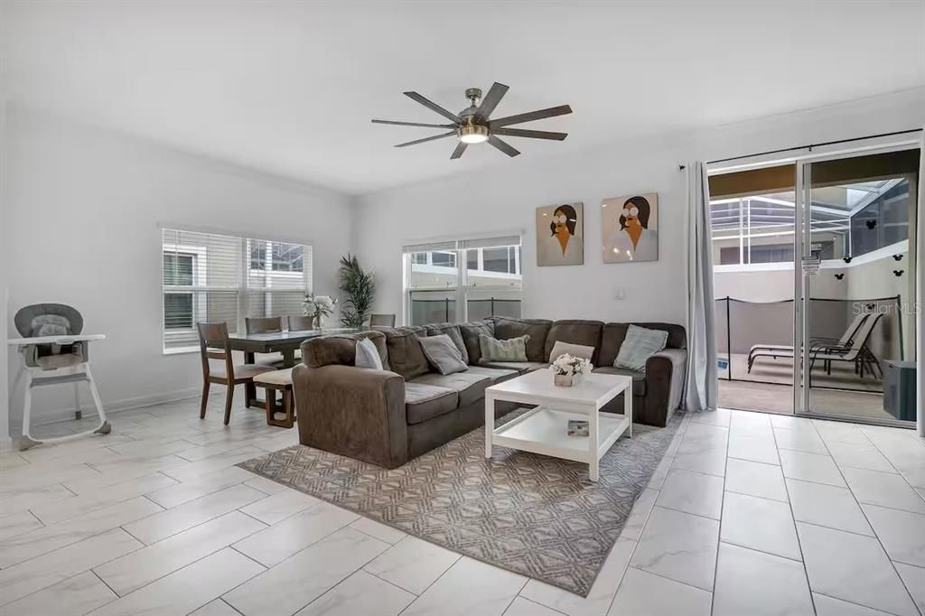 En Venta: $447,000 (5 camas, 4 baños, 2167 Pies cuadrados)
