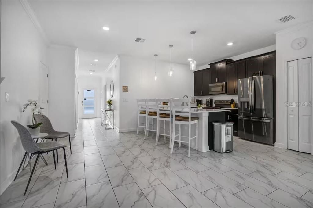 En Venta: $447,000 (5 camas, 4 baños, 2167 Pies cuadrados)