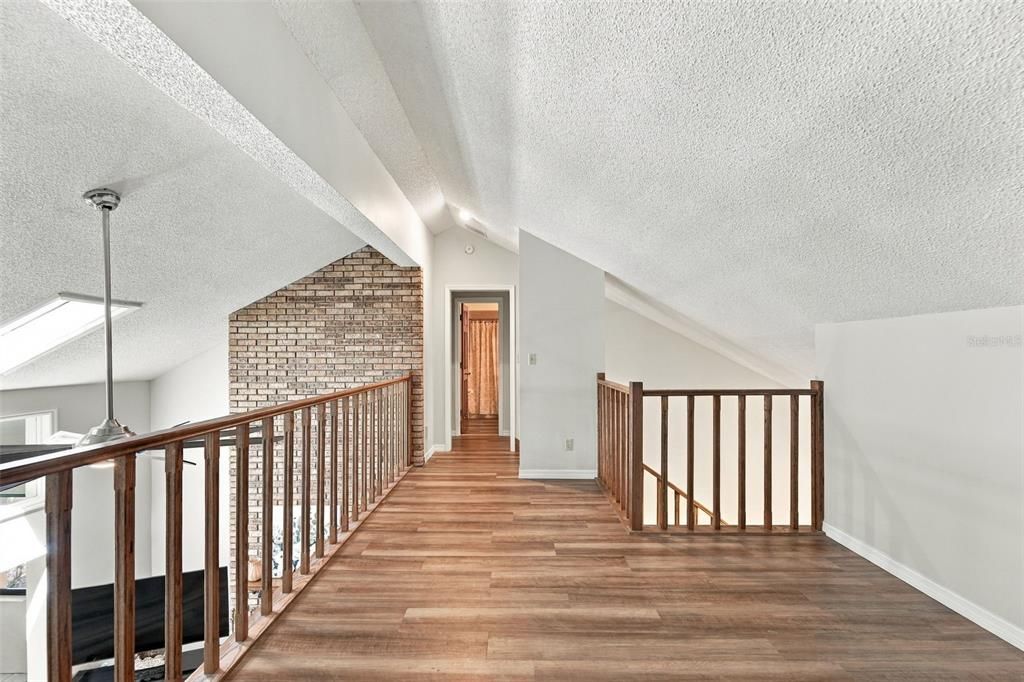 For Sale: $364,900 (3 beds, 2 baths, 1947 Square Feet)