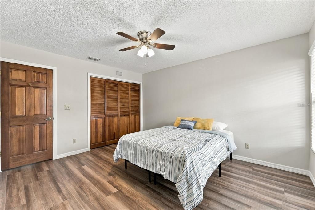 For Sale: $364,900 (3 beds, 2 baths, 1947 Square Feet)