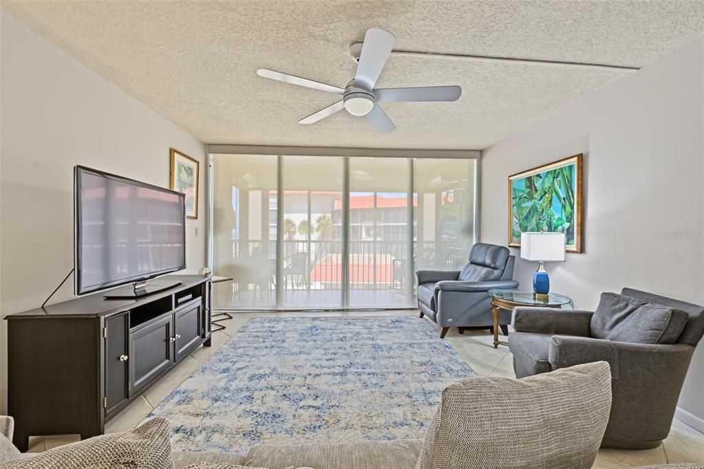 For Rent: $4,000 (2 beds, 2 baths, 1103 Square Feet)