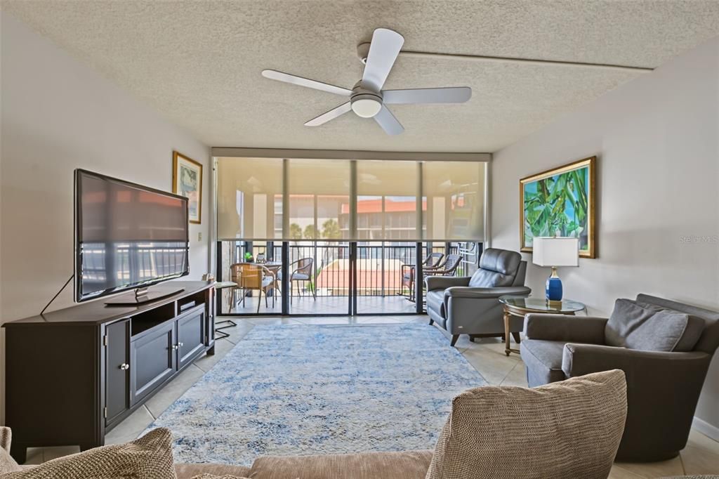 For Rent: $4,000 (2 beds, 2 baths, 1103 Square Feet)