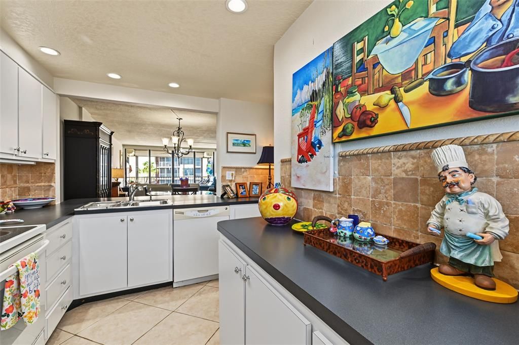 For Rent: $4,000 (2 beds, 2 baths, 1103 Square Feet)