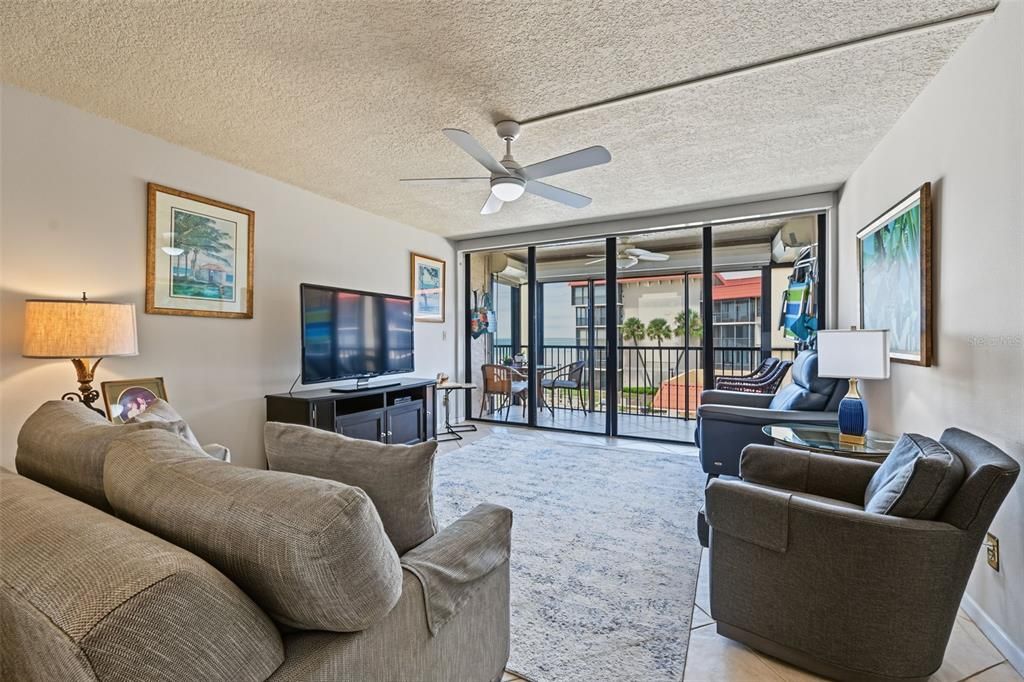 For Rent: $4,000 (2 beds, 2 baths, 1103 Square Feet)