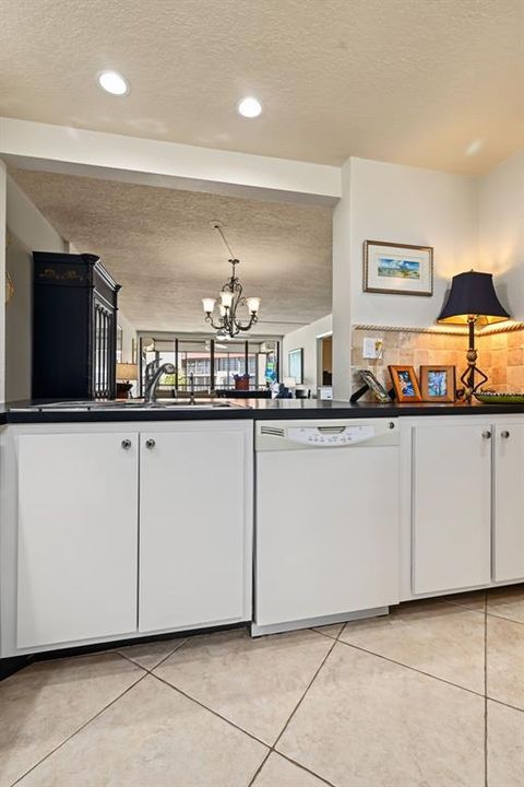For Rent: $4,000 (2 beds, 2 baths, 1103 Square Feet)