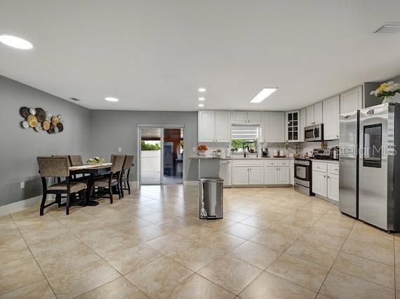 For Sale: $614,900 (4 beds, 3 baths, 2492 Square Feet)