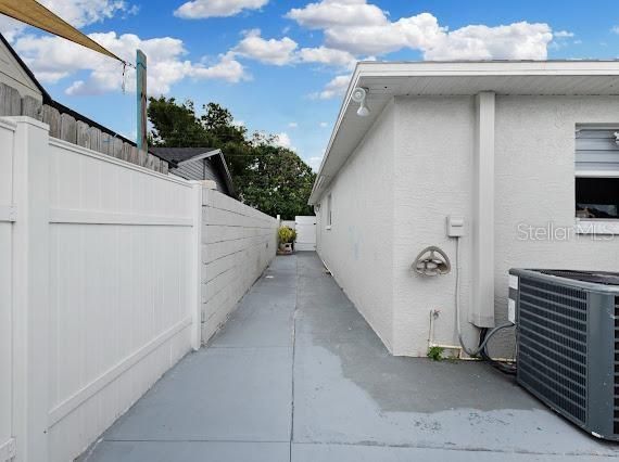 For Sale: $614,900 (4 beds, 3 baths, 2492 Square Feet)