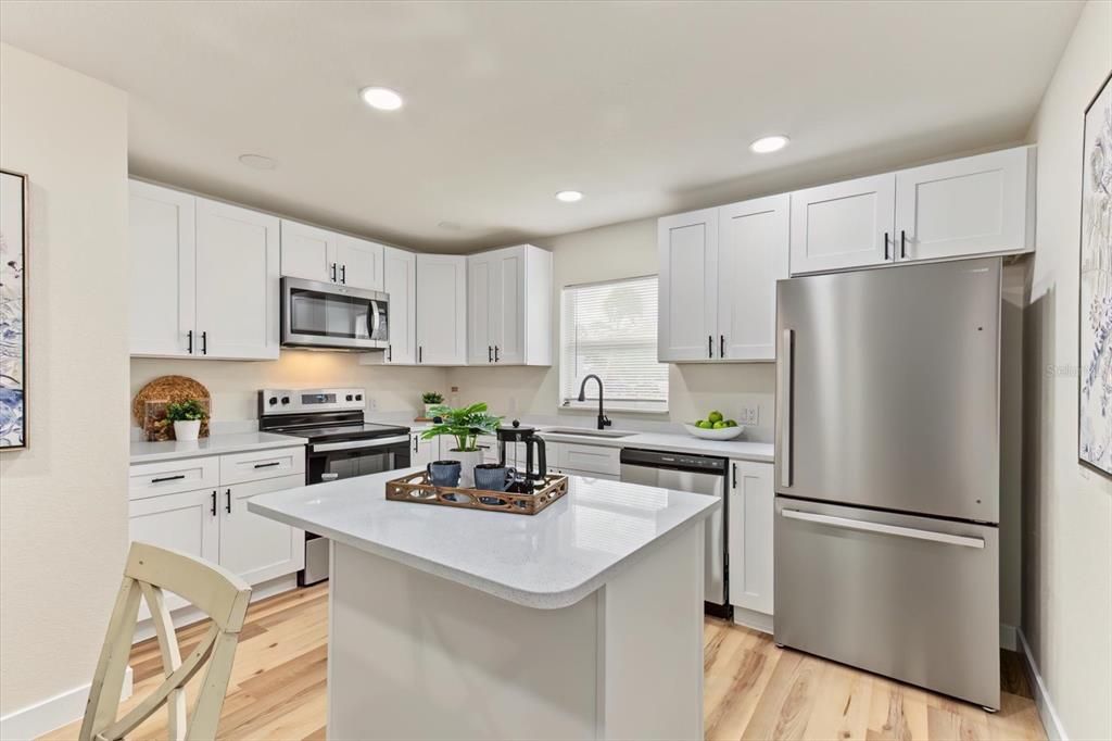 For Sale: $265,000 (2 beds, 2 baths, 1016 Square Feet)