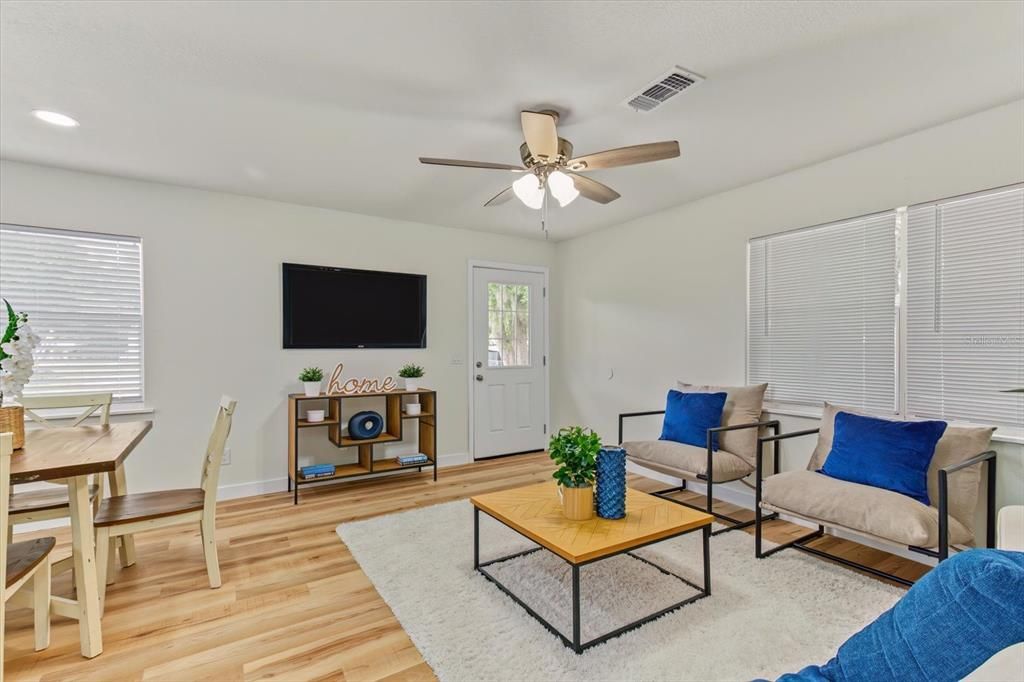 For Sale: $265,000 (2 beds, 2 baths, 1016 Square Feet)