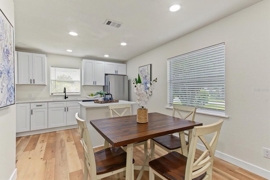 For Sale: $265,000 (2 beds, 2 baths, 1016 Square Feet)