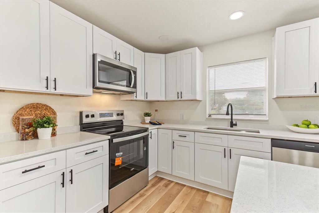 For Sale: $265,000 (2 beds, 2 baths, 1016 Square Feet)