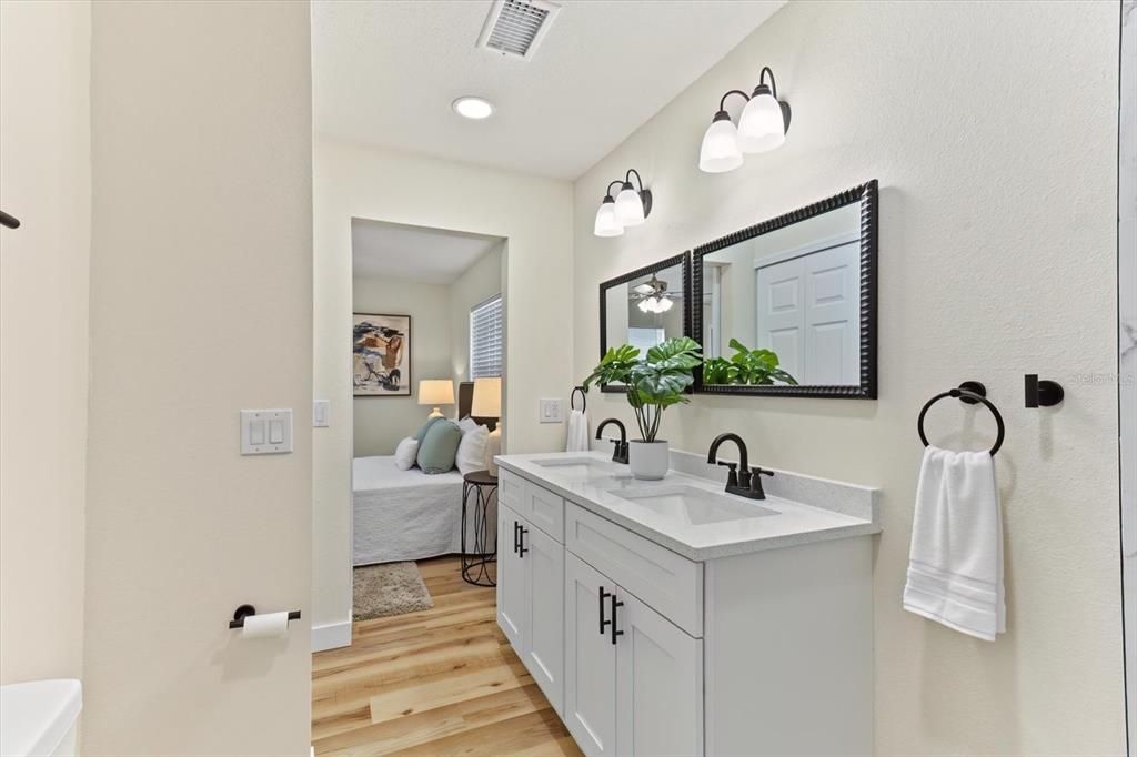 For Sale: $265,000 (2 beds, 2 baths, 1016 Square Feet)