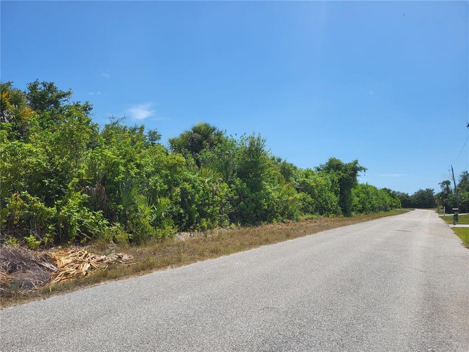 На продажу: $20,000 (0.23 acres)