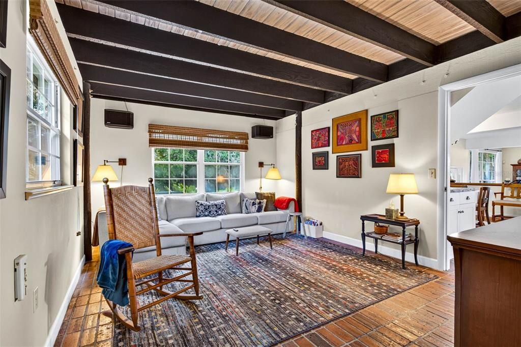 En Venta: $899,000 (4 camas, 3 baños, 2538 Pies cuadrados)