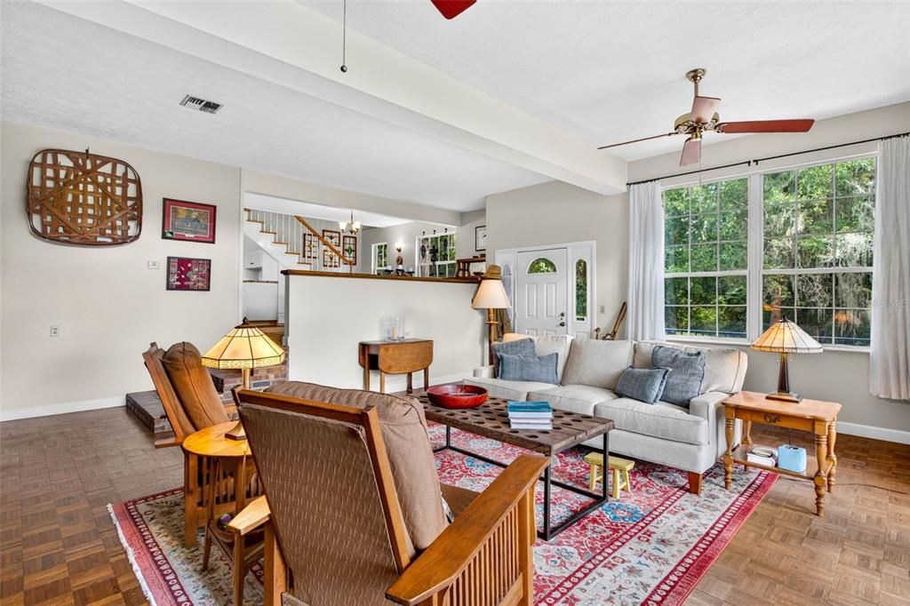 En Venta: $899,000 (4 camas, 3 baños, 2538 Pies cuadrados)