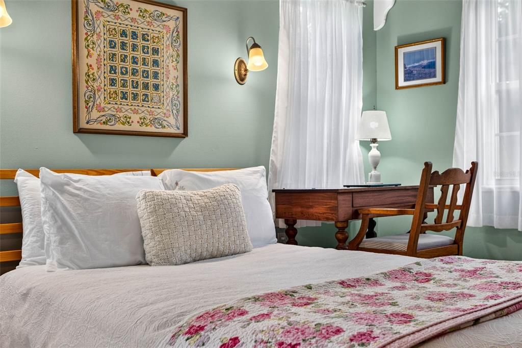 En Venta: $899,000 (4 camas, 3 baños, 2538 Pies cuadrados)