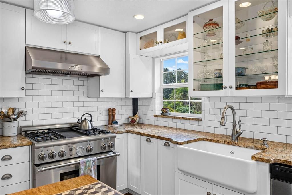 En Venta: $899,000 (4 camas, 3 baños, 2538 Pies cuadrados)