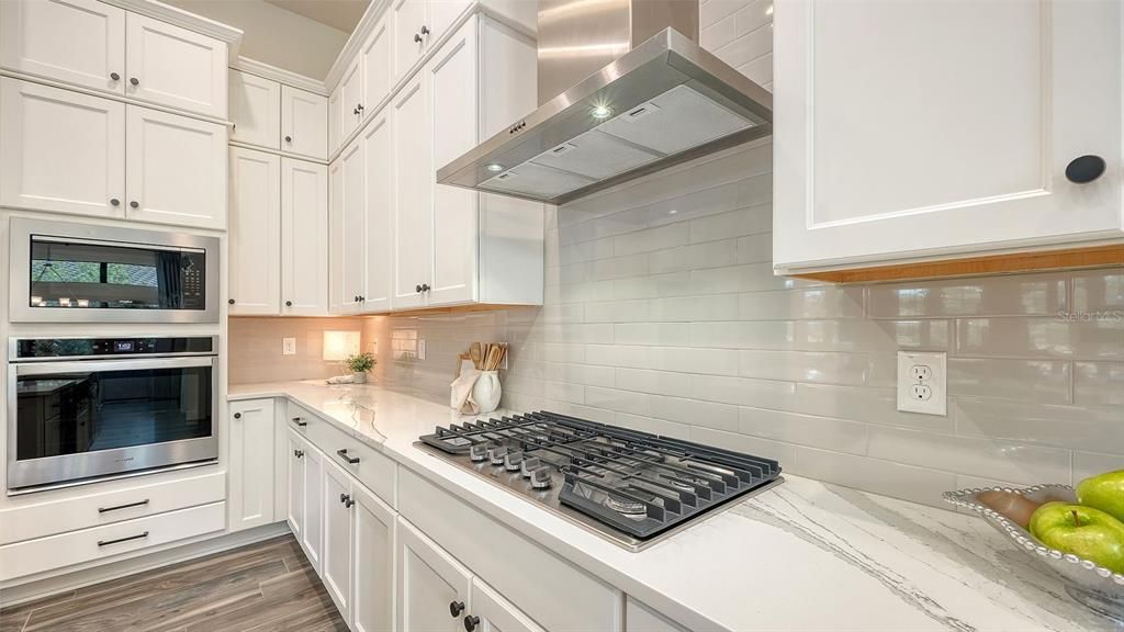 На продажу: $1,799,000 (4 спален, 3 ванн, 3270 Квадратных фут)