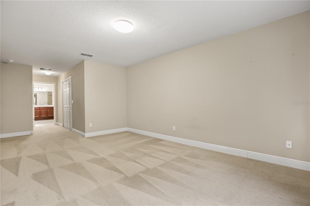 For Sale: $249,900 (3 beds, 2 baths, 1715 Square Feet)