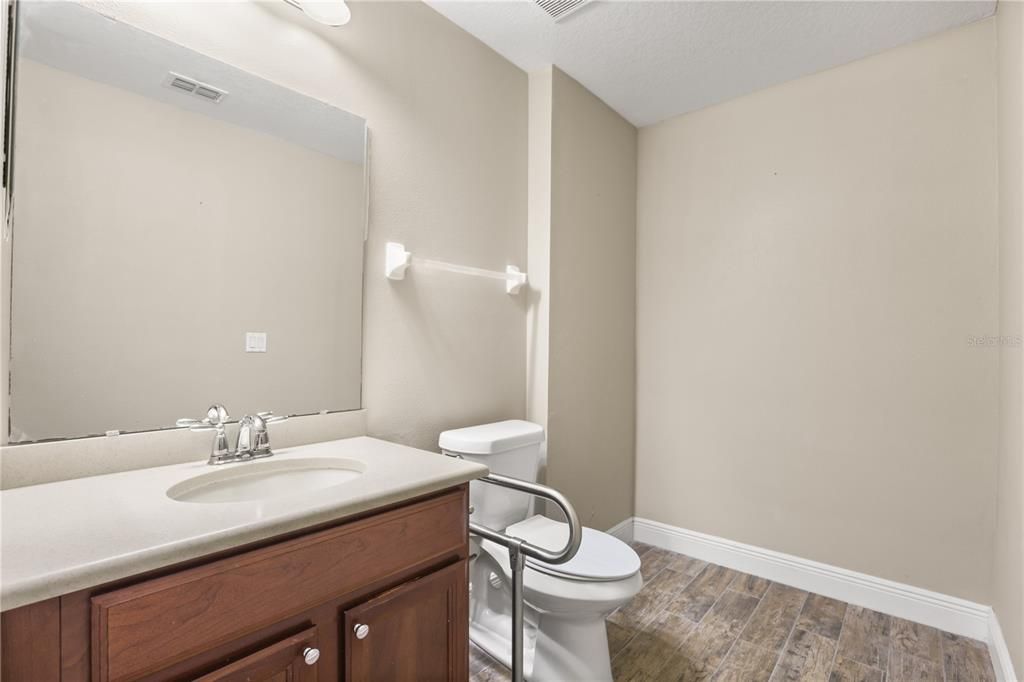 For Sale: $249,900 (3 beds, 2 baths, 1715 Square Feet)