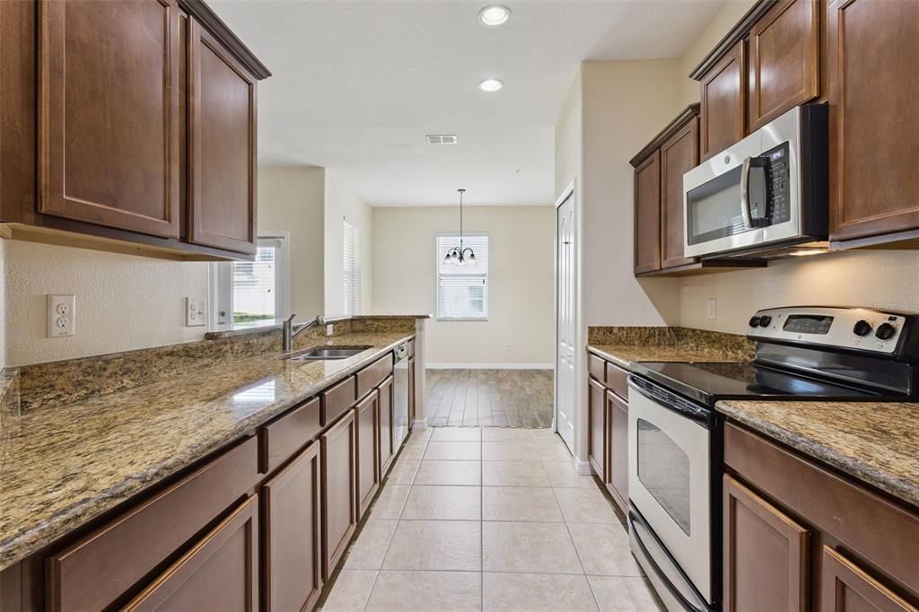 En Venta: $359,900 (3 camas, 2 baños, 1956 Pies cuadrados)