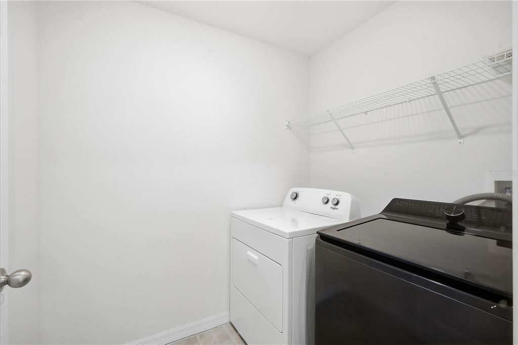 For Rent: $2,850 (5 beds, 3 baths, 2674 Square Feet)