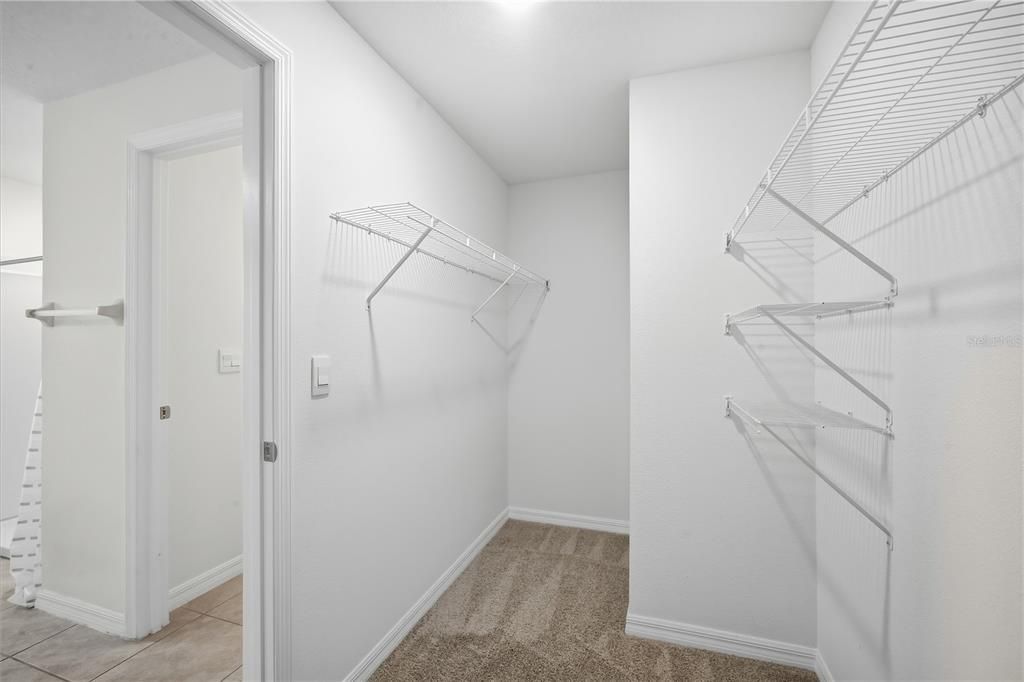 For Rent: $2,850 (5 beds, 3 baths, 2674 Square Feet)