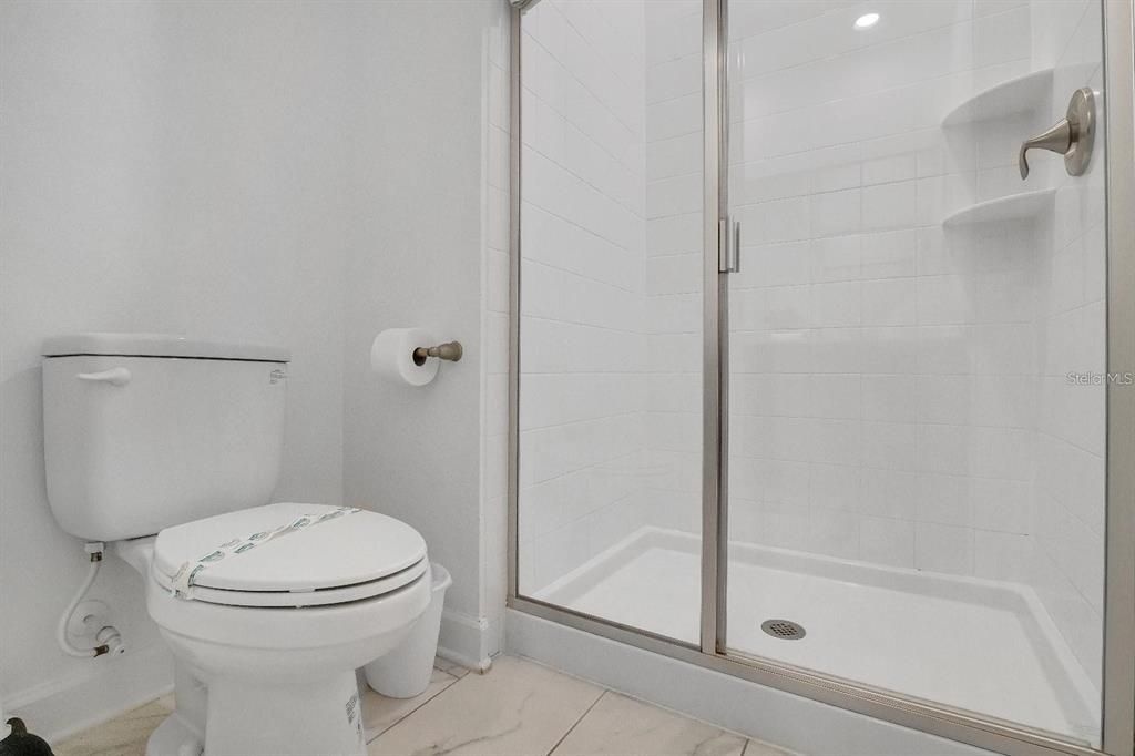 En Venta: $447,000 (5 camas, 4 baños, 2168 Pies cuadrados)