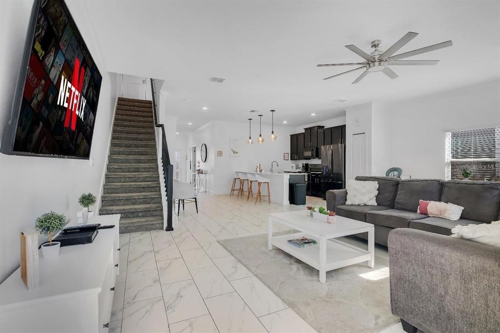 En Venta: $447,000 (5 camas, 4 baños, 2168 Pies cuadrados)