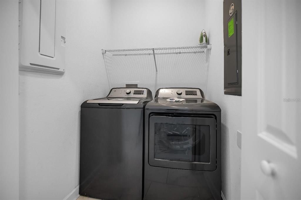 En Venta: $447,000 (5 camas, 4 baños, 2168 Pies cuadrados)