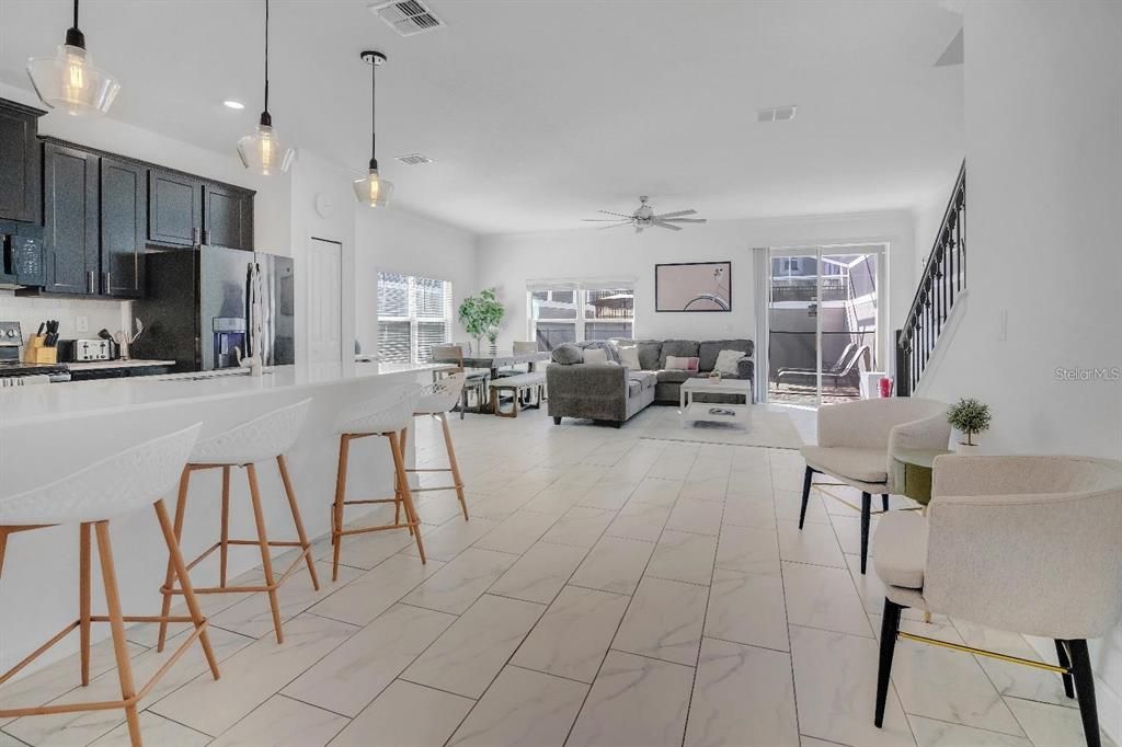 En Venta: $447,000 (5 camas, 4 baños, 2168 Pies cuadrados)