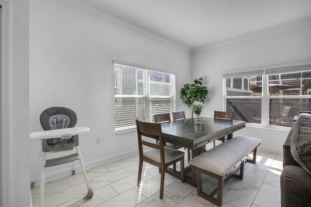 En Venta: $447,000 (5 camas, 4 baños, 2168 Pies cuadrados)