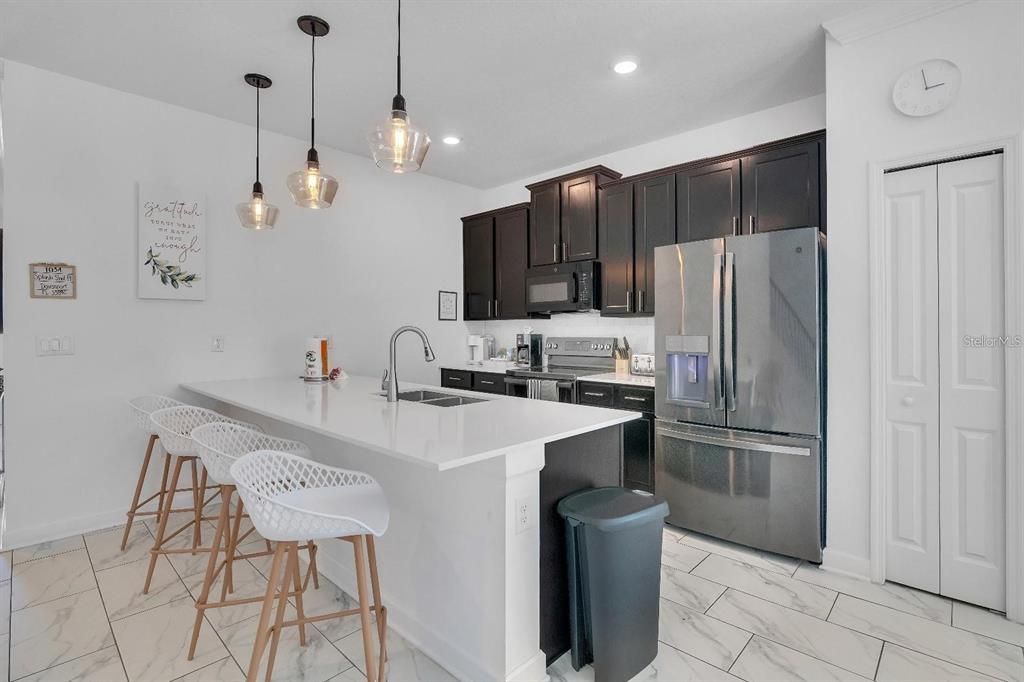 En Venta: $447,000 (5 camas, 4 baños, 2168 Pies cuadrados)