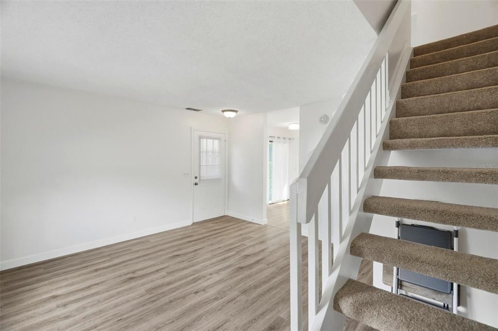 For Sale: $255,000 (2 beds, 2 baths, 1120 Square Feet)