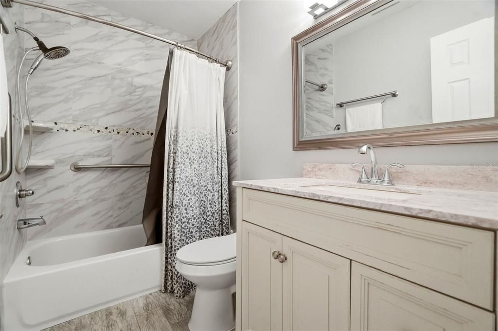 For Sale: $255,000 (2 beds, 2 baths, 1120 Square Feet)