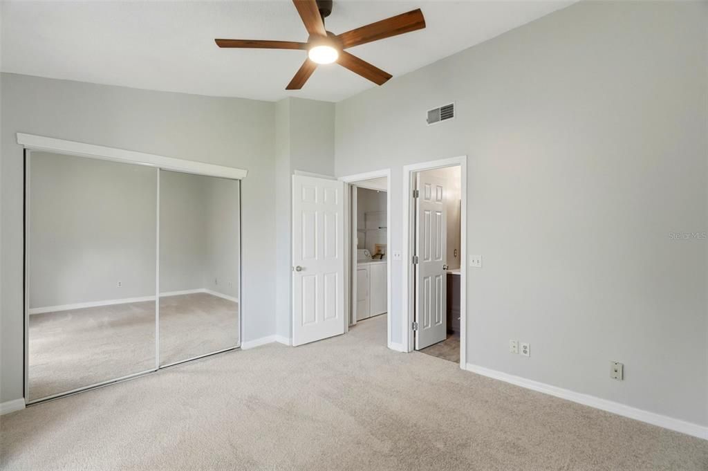 For Sale: $255,000 (2 beds, 2 baths, 1120 Square Feet)