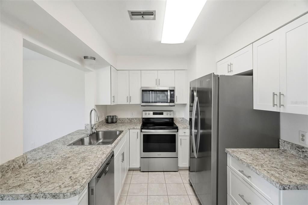 For Sale: $255,000 (2 beds, 2 baths, 1120 Square Feet)