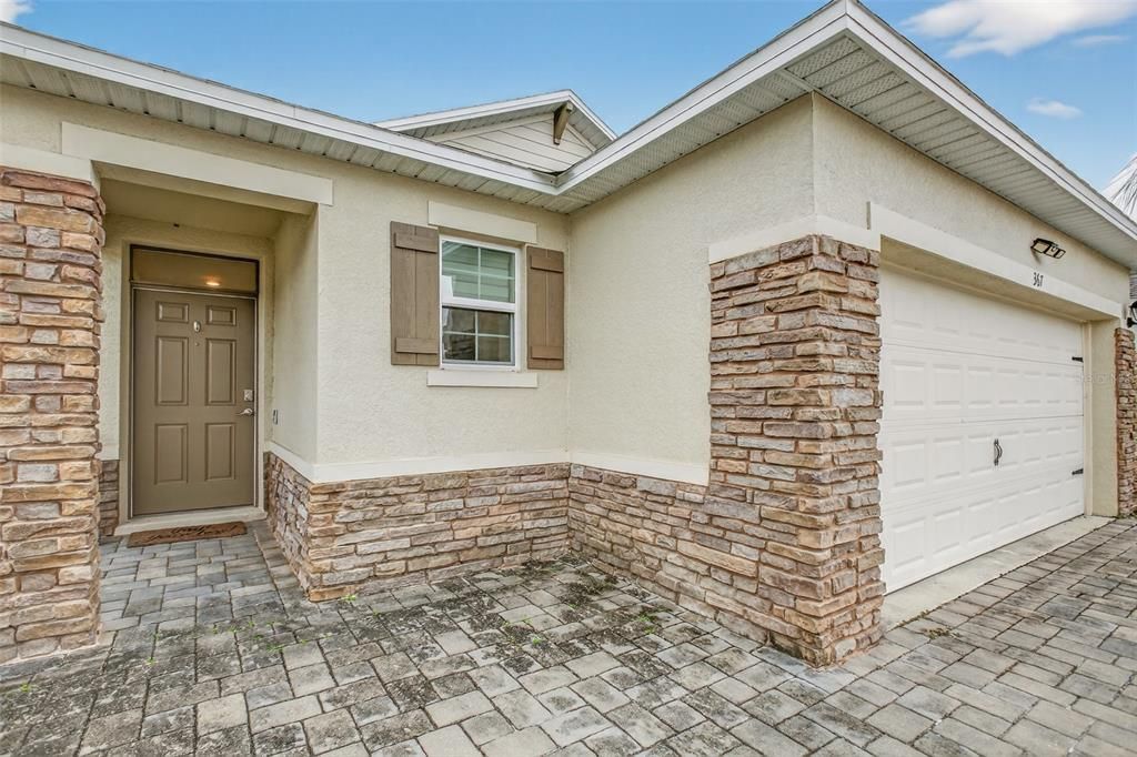 For Sale: $375,000 (3 beds, 2 baths, 1653 Square Feet)