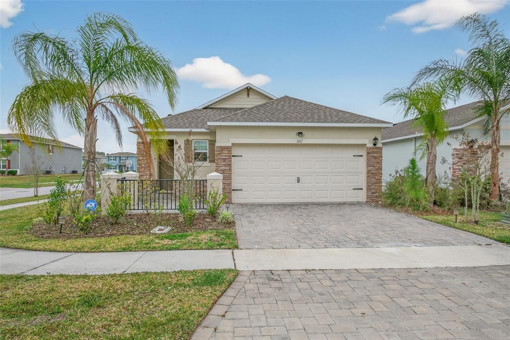 For Sale: $375,000 (3 beds, 2 baths, 1653 Square Feet)