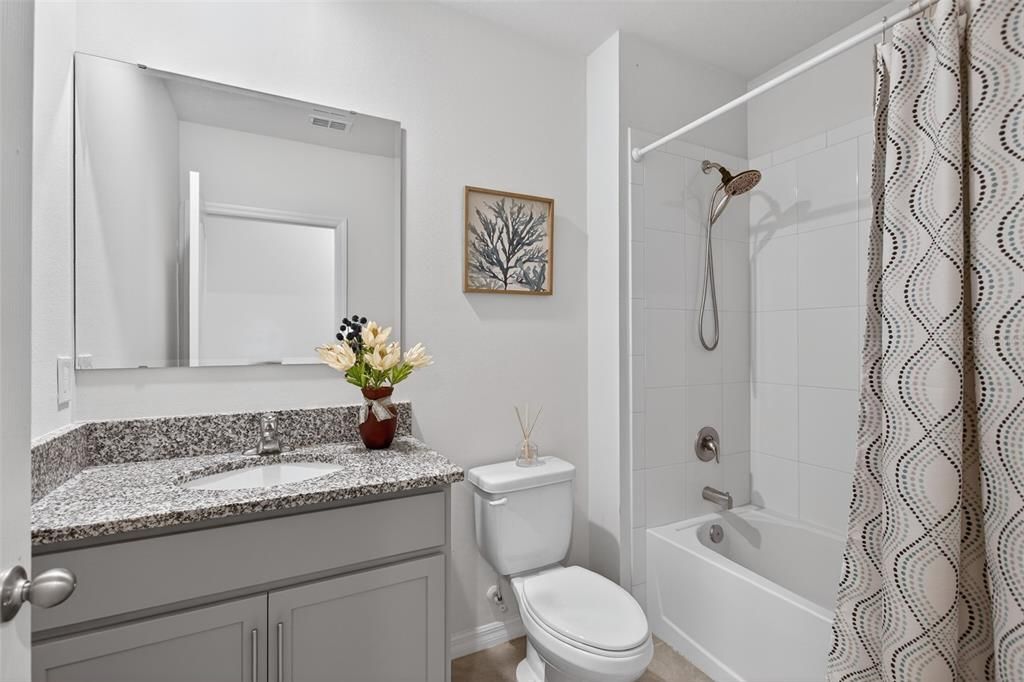 For Sale: $375,000 (3 beds, 2 baths, 1653 Square Feet)