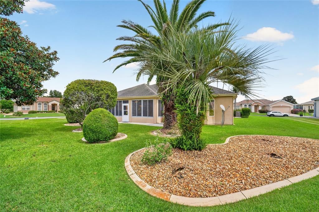 For Sale: $344,900 (2 beds, 2 baths, 2016 Square Feet)