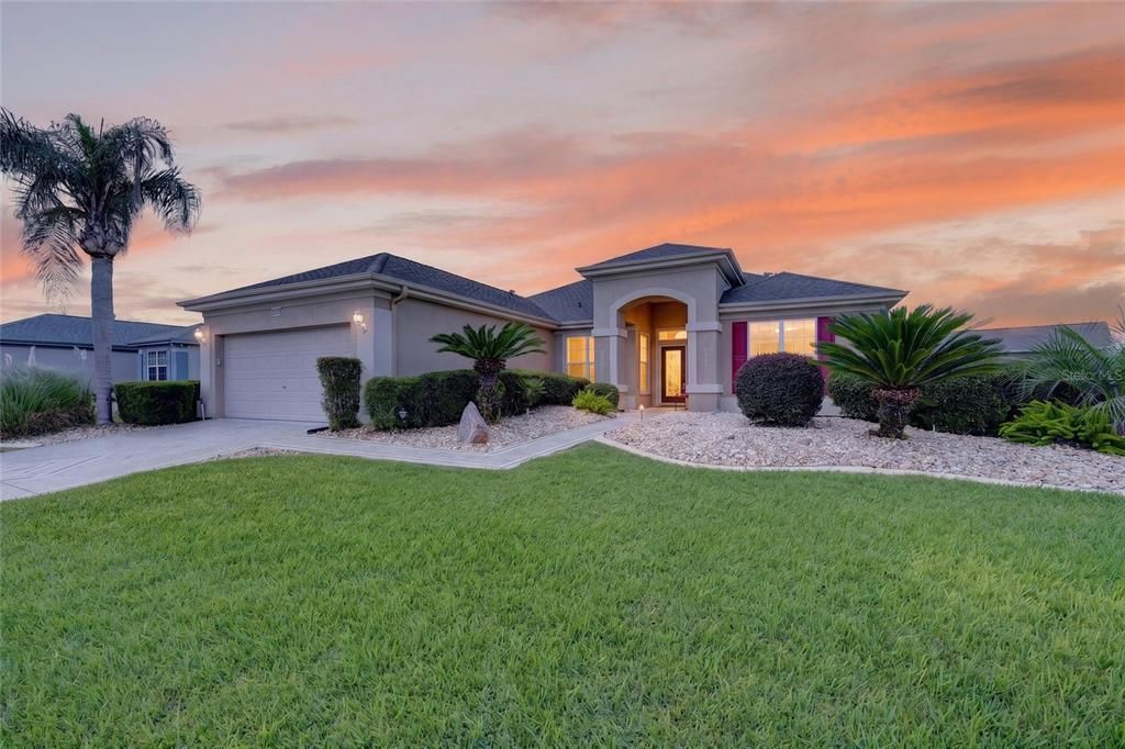 For Sale: $344,900 (2 beds, 2 baths, 2016 Square Feet)