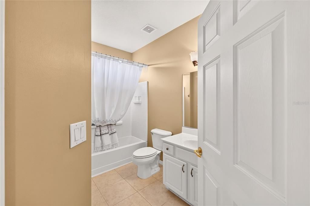 For Sale: $344,900 (2 beds, 2 baths, 2016 Square Feet)